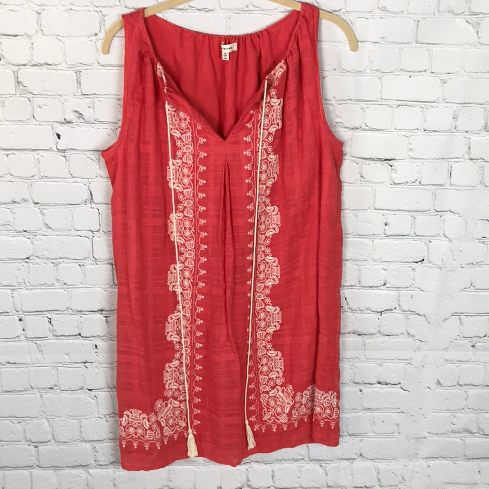 {Max Studio} Embroidered Detail Dress Size: M